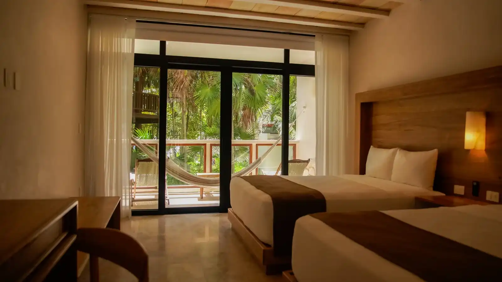 Habitación Deluxe Doble Queen · Vista parcial jardín y/o mar, fotografía 8