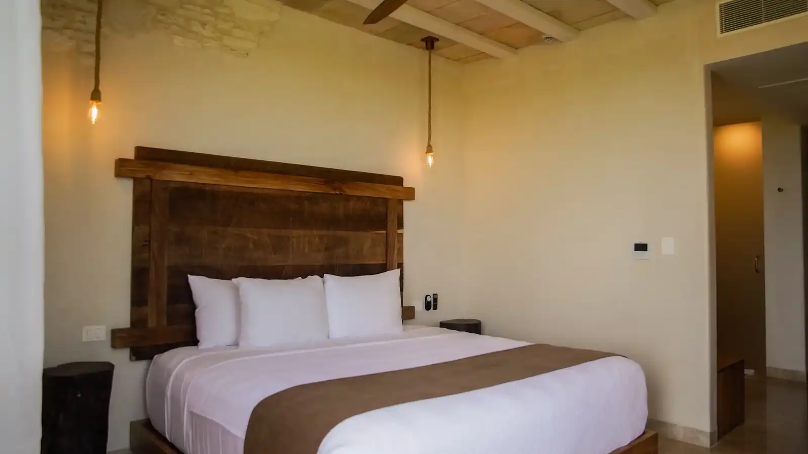 Deluxe King Room · Jungle views, photo 2